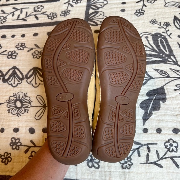 Propet Leather Slip-ons. Size 8. Yellow - Picture 5 of 5